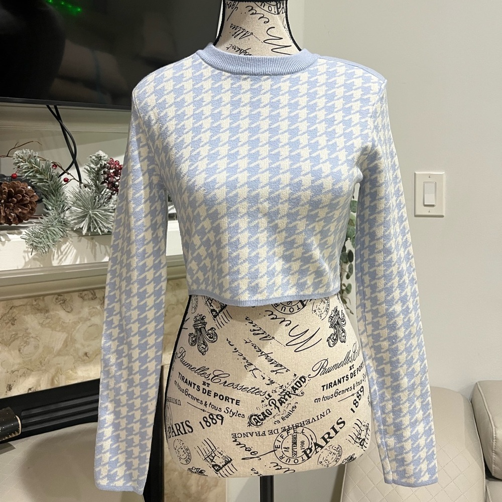 Express Blue and White Strong Shoulder Cropped Sweater